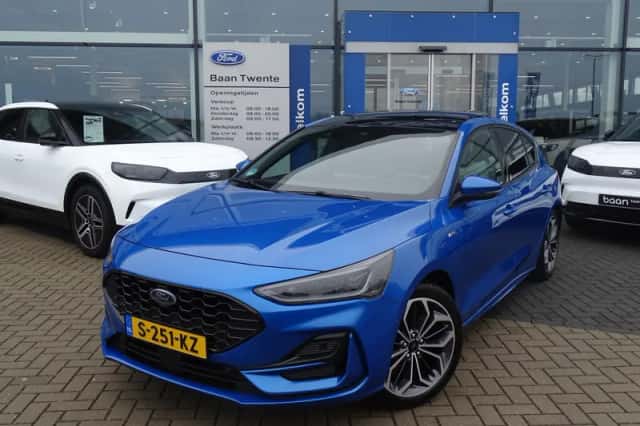 Ford Focus (2023) thumbnail 2