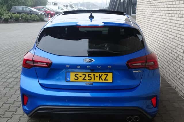 Ford Focus (2023) thumbnail 6
