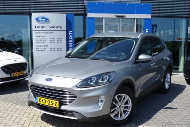 Ford Kuga (2021) thumbnail 2