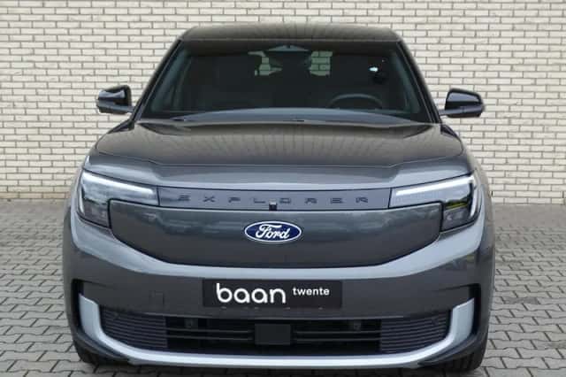 Ford Explorer (2026) thumbnail 3