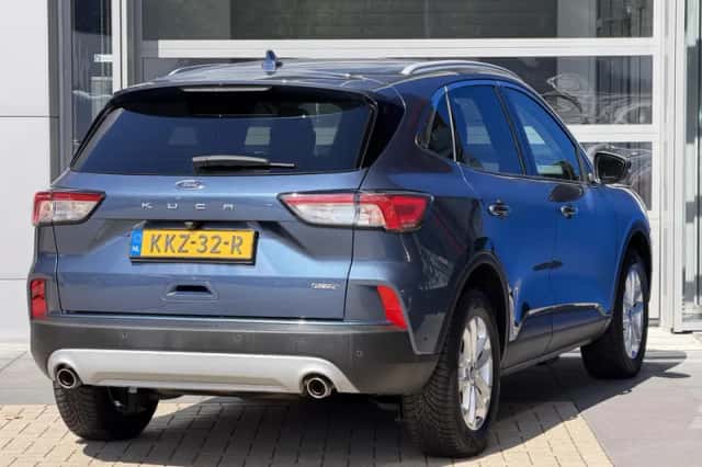 Ford Kuga (2021) thumbnail 2