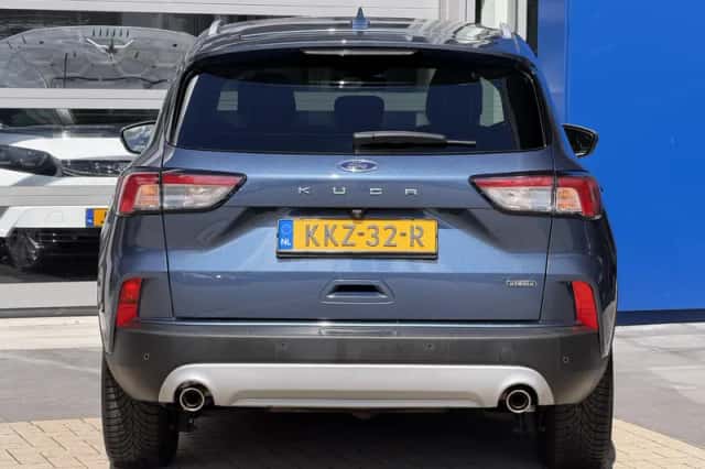 Ford Kuga (2021) thumbnail 4