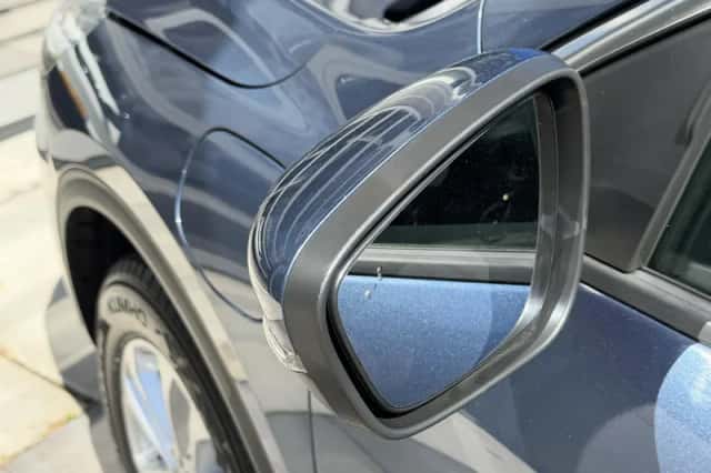 Ford Kuga (2021) thumbnail 5