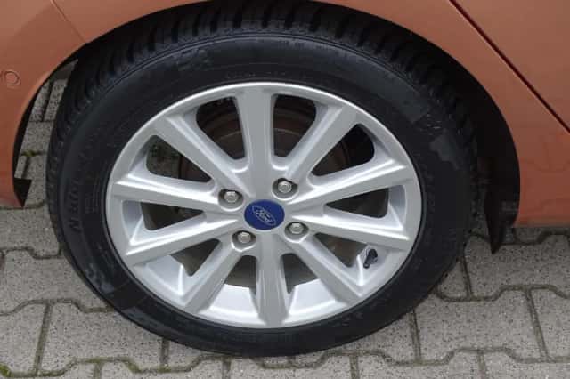 Ford Fiesta (2017) thumbnail 2