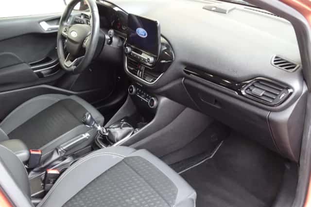 Ford Fiesta (2017) thumbnail 5