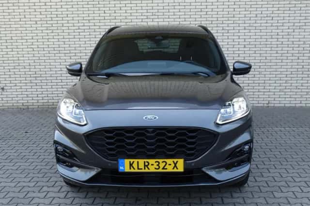 Ford Kuga (2022) thumbnail 3