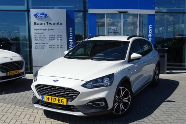 Ford Focus (2020) thumbnail 2