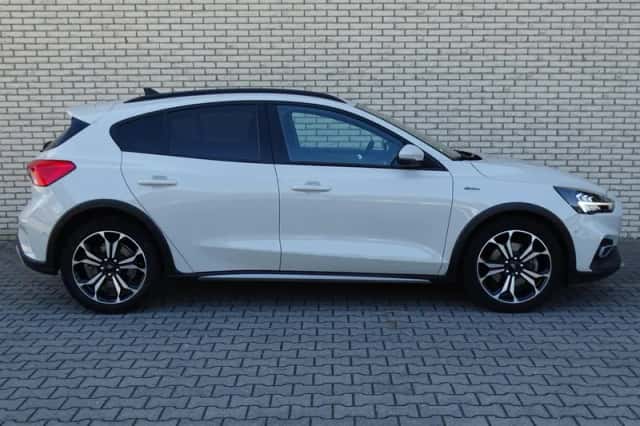 Ford Focus (2020) thumbnail 6