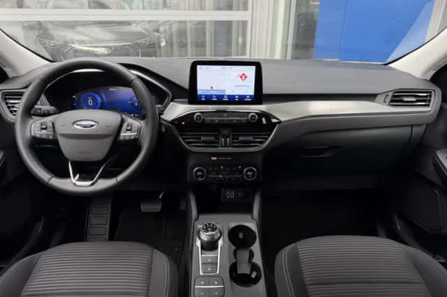 Ford Kuga (2021) thumbnail 2