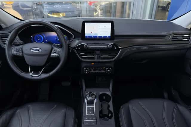 Ford Kuga (2021) thumbnail 2