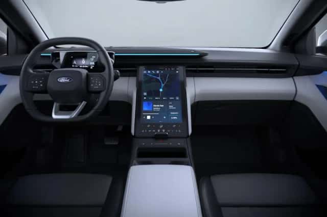 Ford Explorer (2026) thumbnail 3