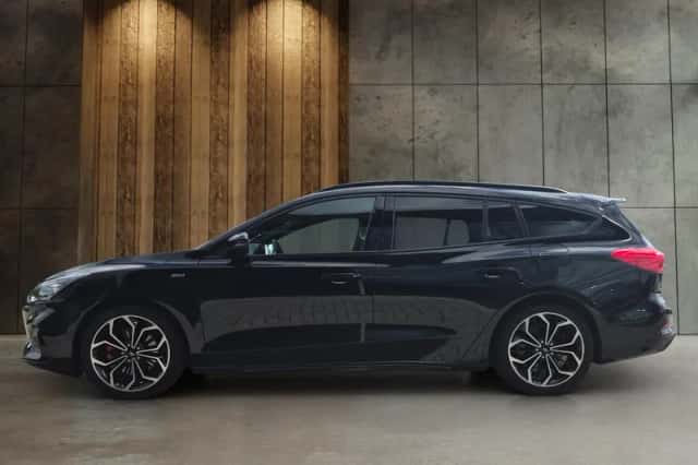 Ford Focus (2021) thumbnail 5