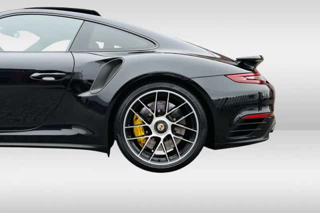Porsche 911 (2017) thumbnail 11