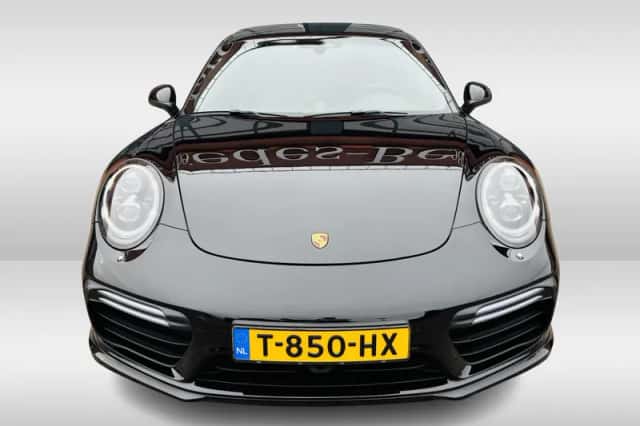 Porsche 911 (2017) thumbnail 9