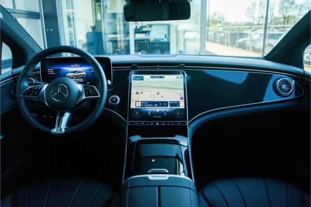 Mercedes-Benz EQE (2025) thumbnail 16