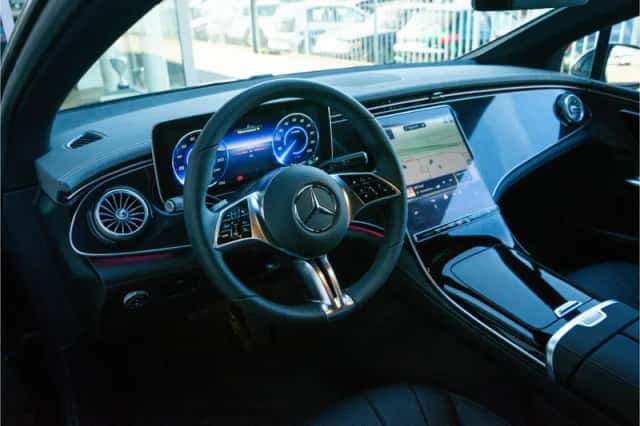 Mercedes-Benz EQE (2025) thumbnail 17