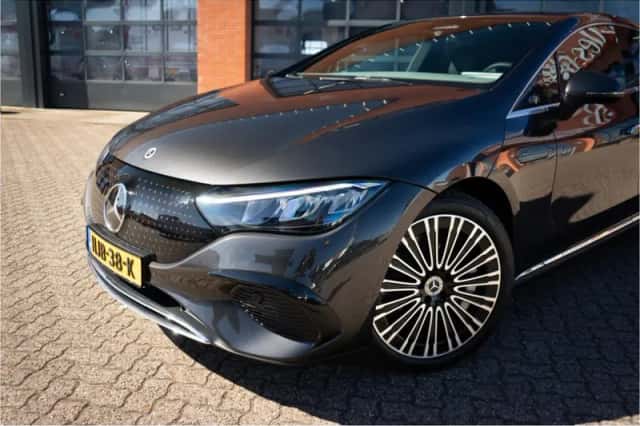 Mercedes-Benz EQE (2025) thumbnail 3