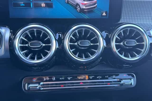 Mercedes-Benz EQB (2024) thumbnail 20