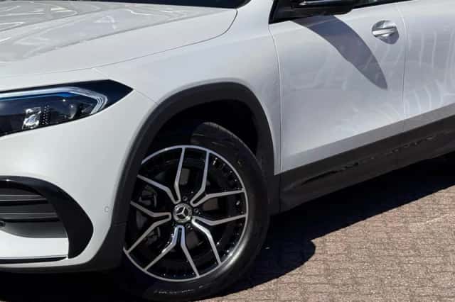 Mercedes-Benz EQB (2024) thumbnail 3