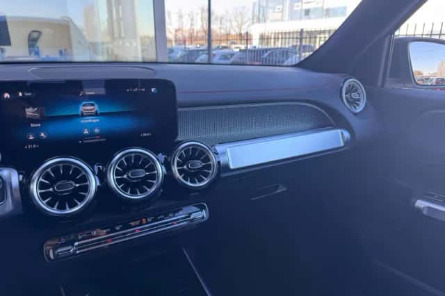 Mercedes-Benz EQB (2024) thumbnail 25