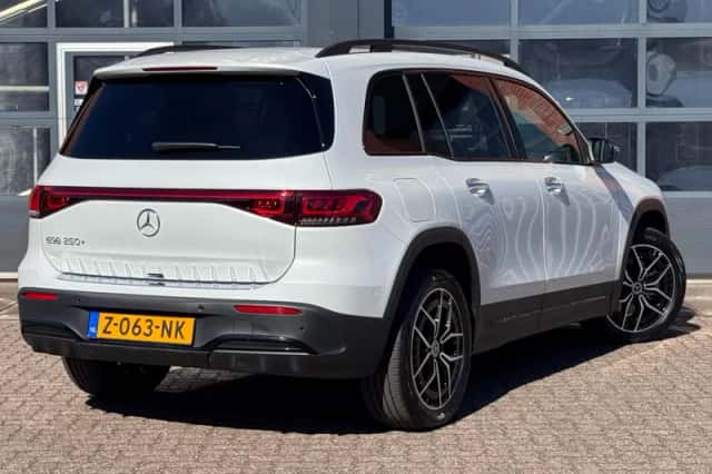 Mercedes-Benz EQB (2024) thumbnail 6