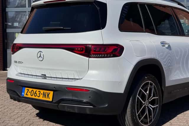 Mercedes-Benz EQB (2024) thumbnail 7