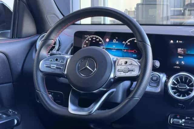 Mercedes-Benz EQB (2024) thumbnail 9