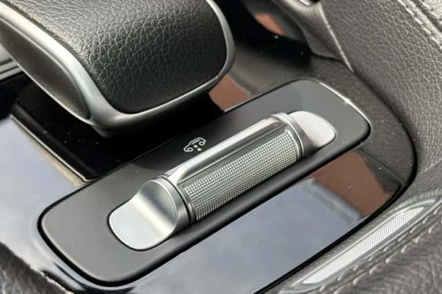Mercedes-Benz GLE (2022) thumbnail 24