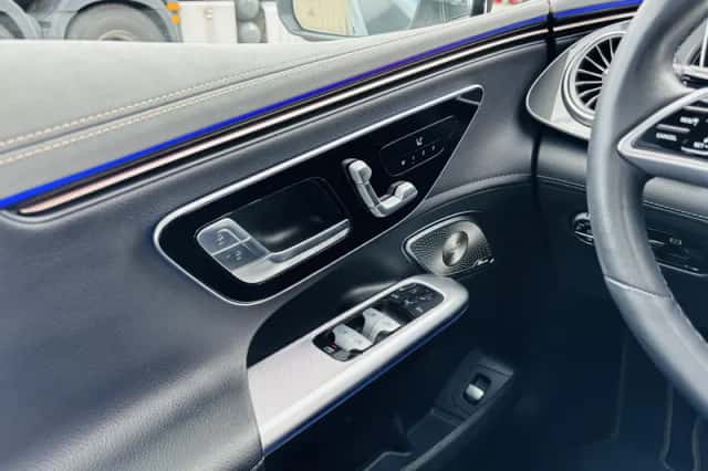 Mercedes-Benz EQE (2022) thumbnail 15