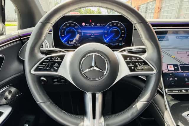 Mercedes-Benz EQE (2022) thumbnail 16