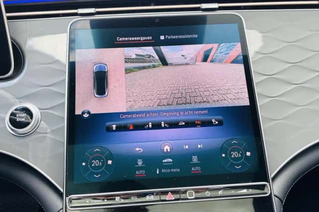 Mercedes-Benz EQE (2022) thumbnail 23