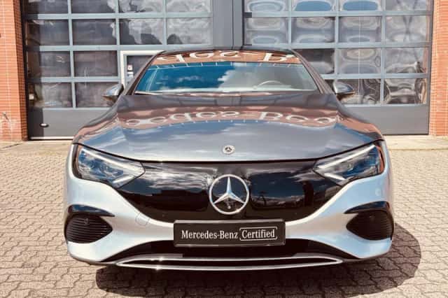 Mercedes-Benz EQE (2022) thumbnail 4