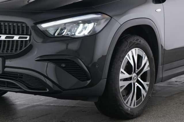 Mercedes-Benz GLA (2025) thumbnail 3