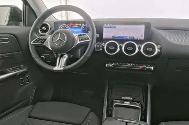 Mercedes-Benz GLA (2025) thumbnail 7