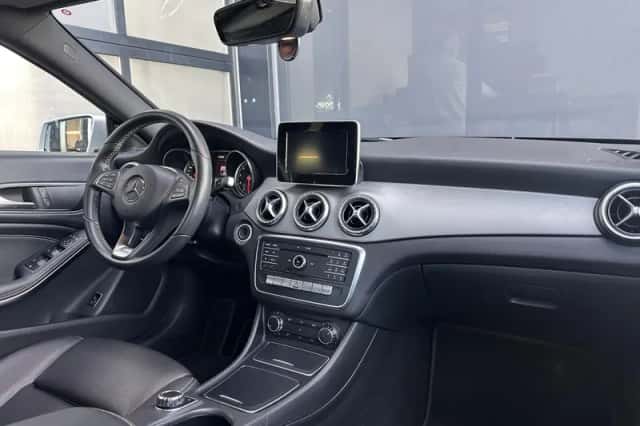 Mercedes-Benz CLA-Klasse (2017) thumbnail 8