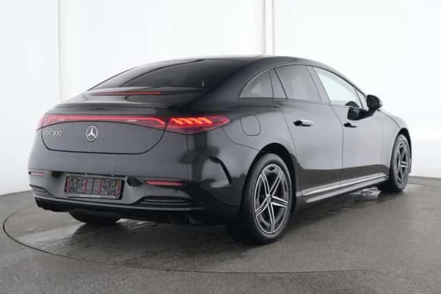 Mercedes-Benz EQE (2024) thumbnail 2