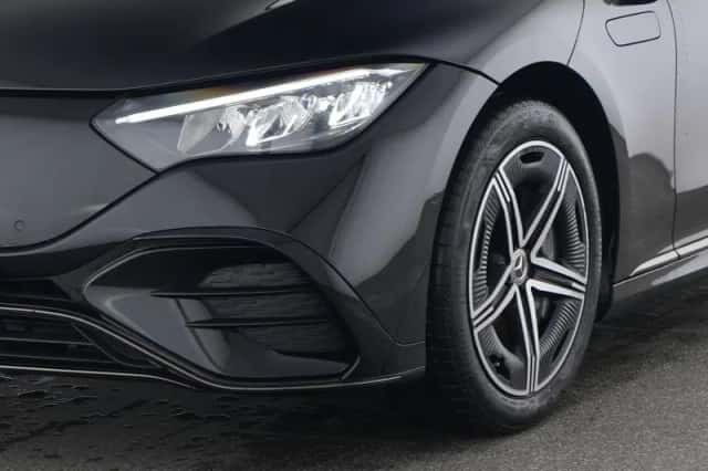 Mercedes-Benz EQE (2024) thumbnail 3