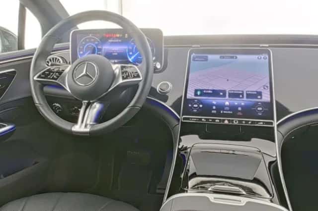 Mercedes-Benz EQE (2024) thumbnail 7