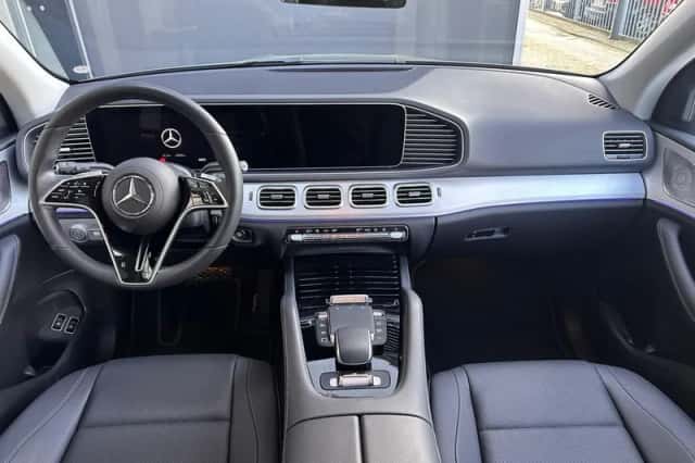 Mercedes-Benz GLE (2025) thumbnail 8