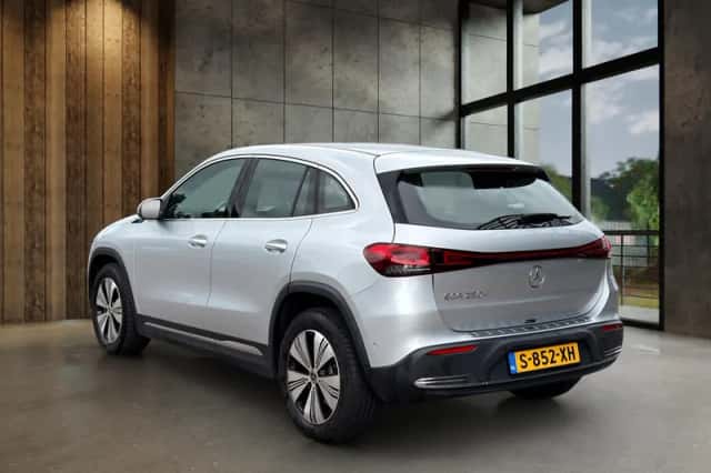 Mercedes-Benz EQA (2022) thumbnail 4