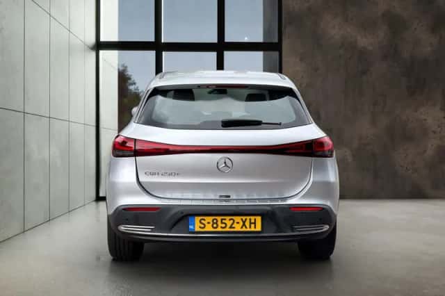Mercedes-Benz EQA (2022) thumbnail 5