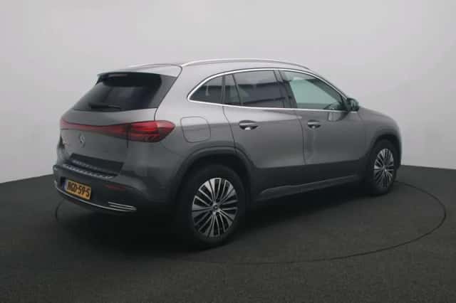 Mercedes-Benz EQA (2025) thumbnail 2