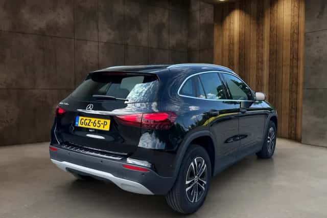Mercedes-Benz GLA (2024) thumbnail 6