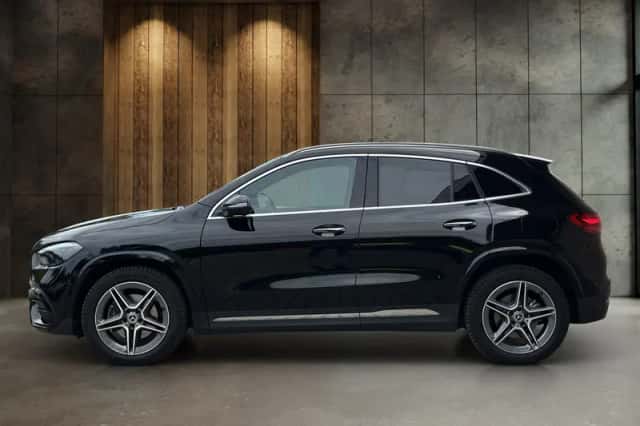 Mercedes-Benz GLA (2023) thumbnail 3