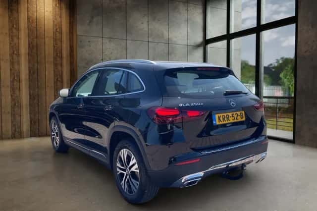 Mercedes-Benz GLA (2024) thumbnail 6