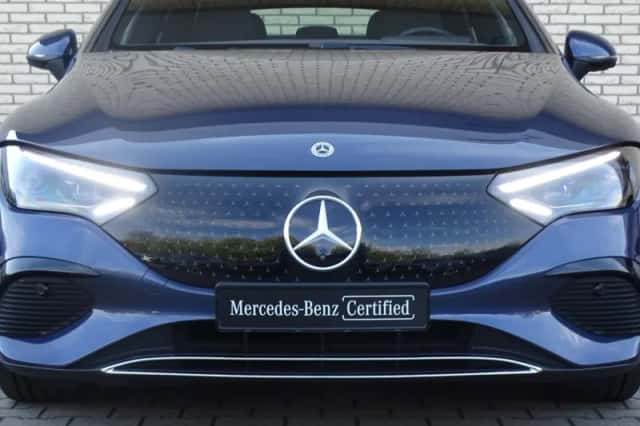 Mercedes-Benz EQE (2024) thumbnail 2