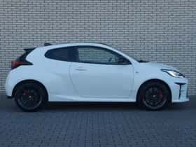Toyota Yaris (2022) thumbnail 4