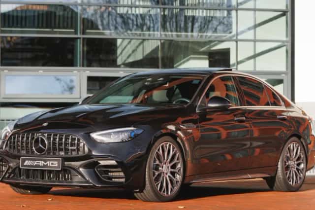 Mercedes-Benz C-Klasse (2023) thumbnail 2