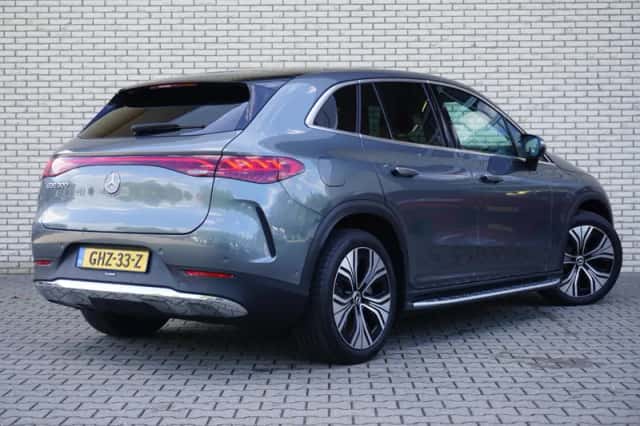 Mercedes-Benz EQE (2023) thumbnail 5