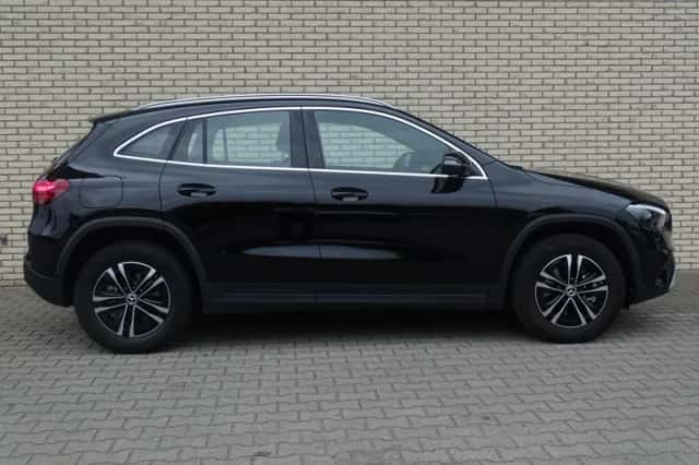 Mercedes-Benz GLA (2024) thumbnail 5